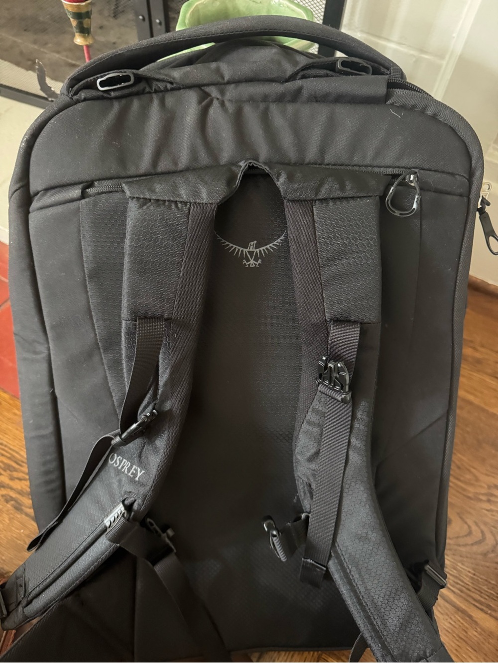 OSPREY Black Porter 46L Travel Backpack - Picture 2 of 7